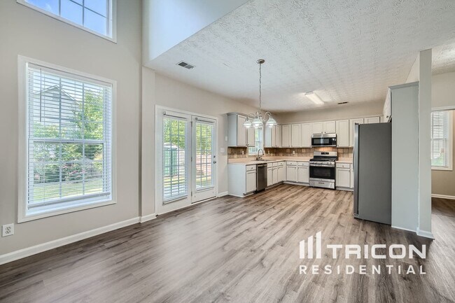 Building Photo - 733 Winbrook Dr