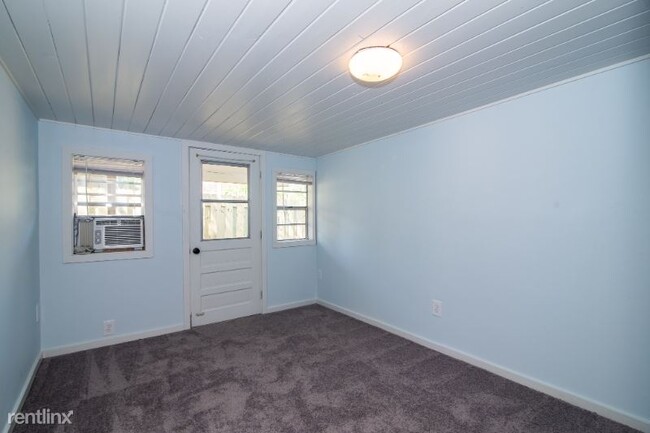 Foto del edificio - 2 br, 1 bath Apartment - 365 Palm Tree Rd