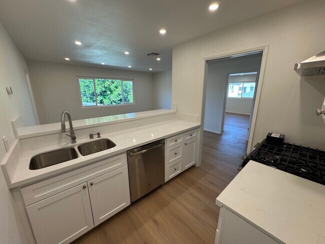 Foto del edificio - 517 Geneva St