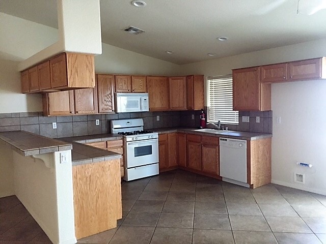 Building Photo - 4416 S Donald Pl