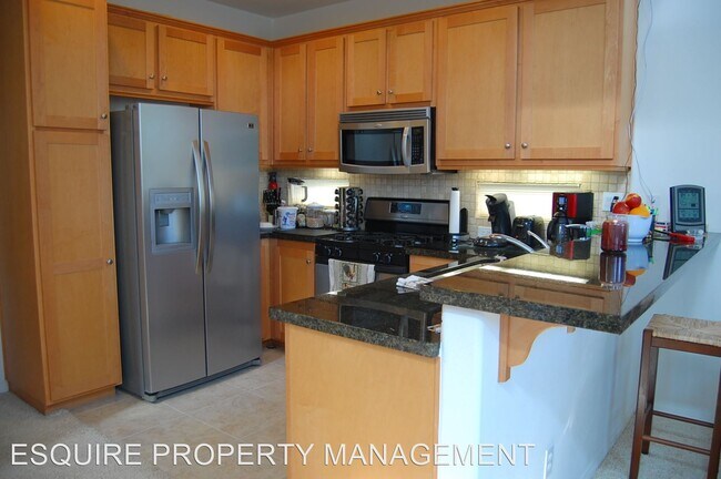 Building Photo - 3 br, 2.5 bath House - 549 E. PORT HUENEME RD