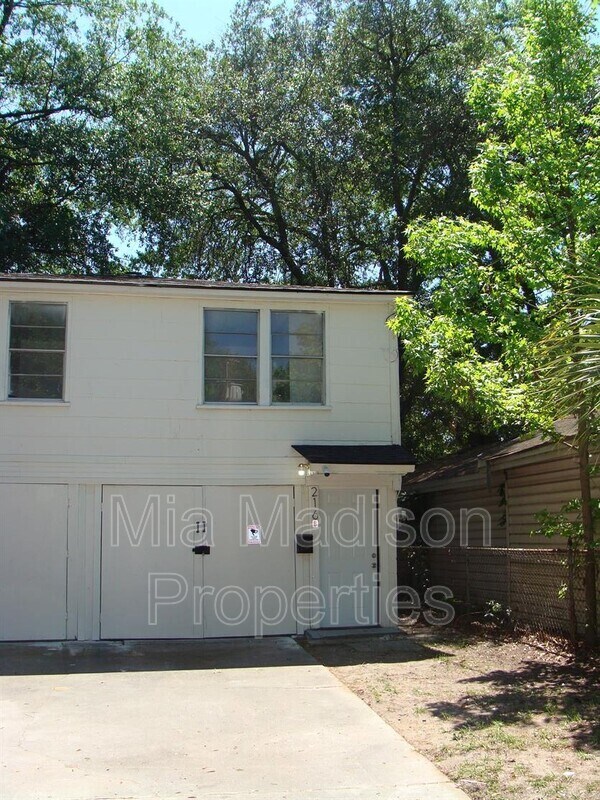 216 Screven Ave Unit B, Savannah, GA 31404 Condo for Rent in
