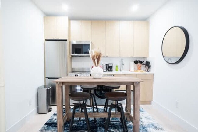Foto del edificio - 402 E 11th St
