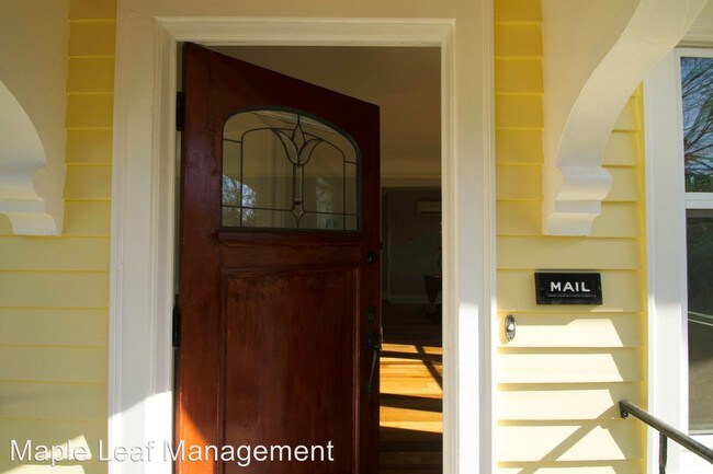 Foto del edificio - 3 br, 1.5 bath House - 6522 20th Ave NE