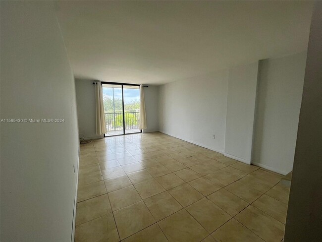 Foto del edificio - 16851 NE 23rd Ave