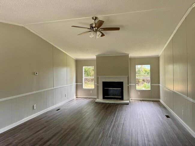 Building Photo - 5936 Tolleson Rd