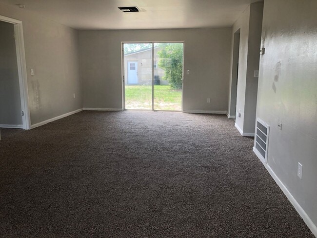 Foto del edificio - 2 Bed 2 Bath Home | Corner Lot with Single Car Garage | Pet Friendly | Washer Dryer Hook Ups | Se...