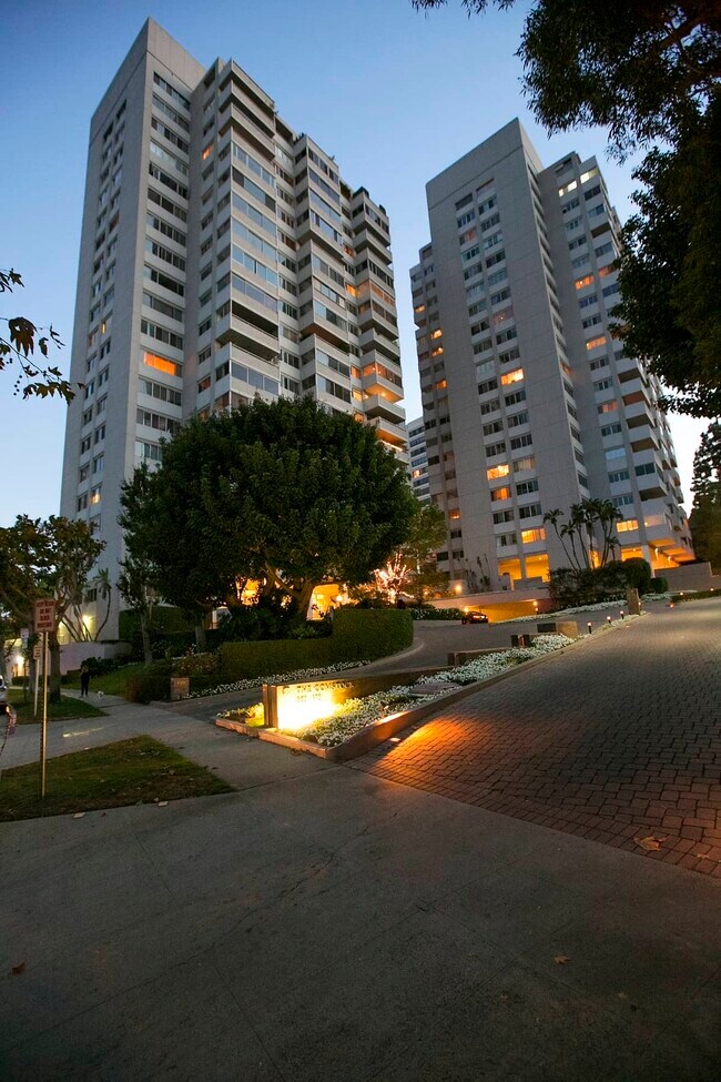 Foto del edificio - 865 Comstock Ave
