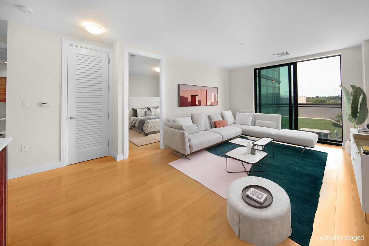 Foto principal - 701 Ridge Hill Boulevard