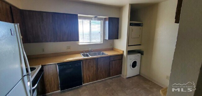 Building Photo - 3262 Bullwinkle Dr