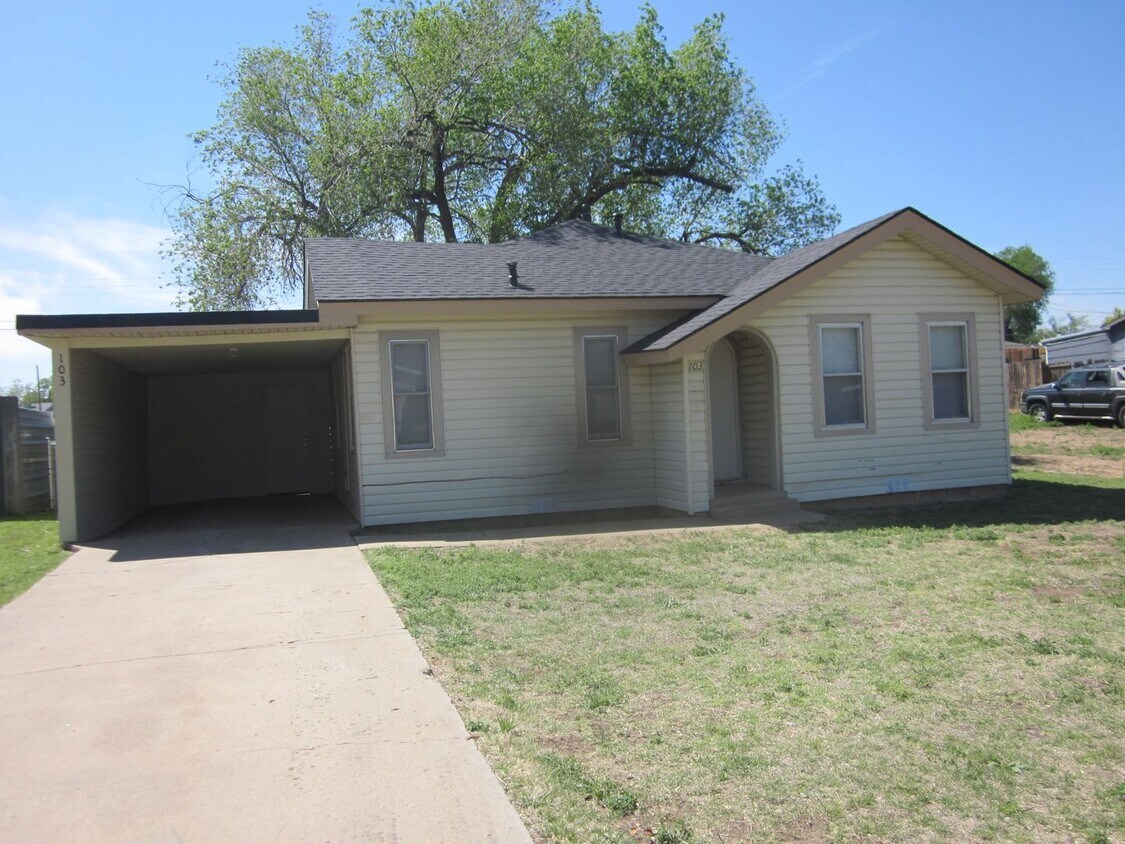 Primary Photo - 2-1 with Carport in San Jacinto