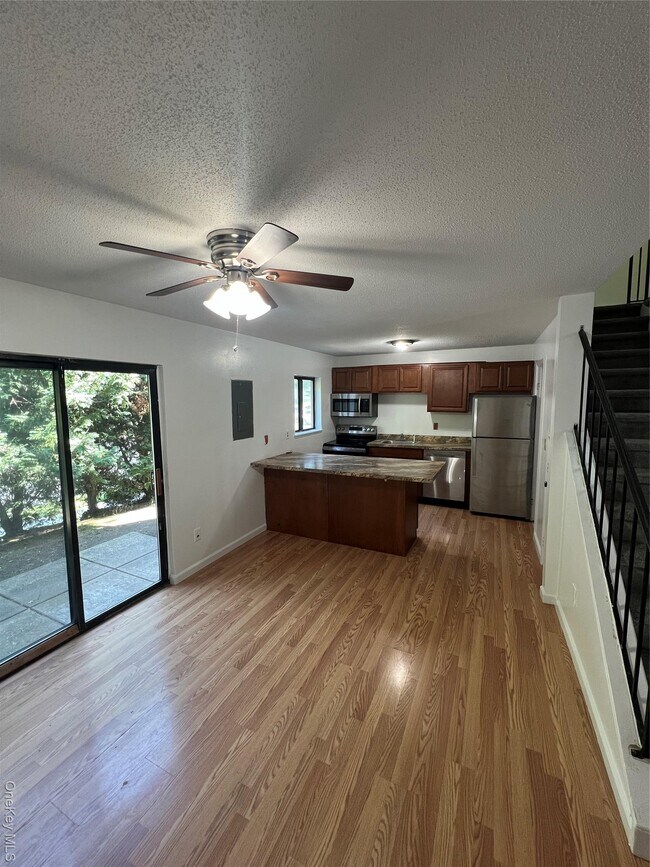 Foto del edificio - 7 Hudson Heights Dr