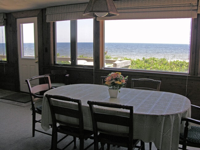 Million dollar views from the Dining Area. - 10 Jackson St