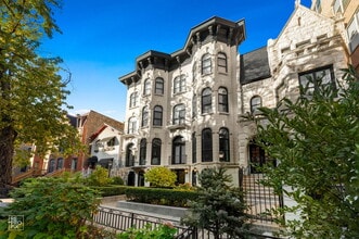 Building Photo - 1526 W Monroe St