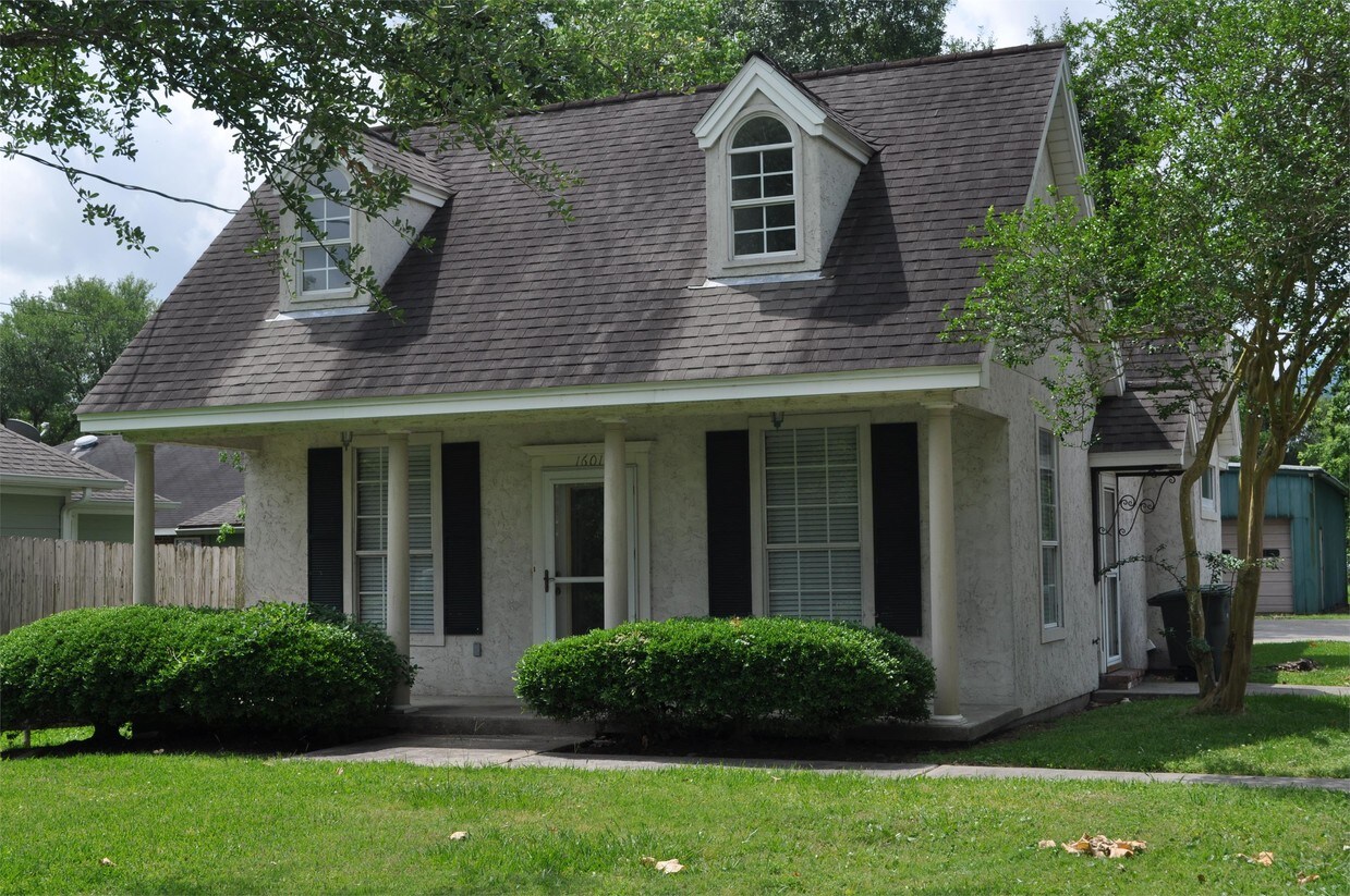 Primary Photo - 1601 Melvin Ln