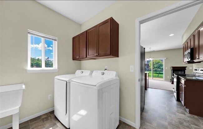 Foto del edificio - 14357 Shadywood Dr