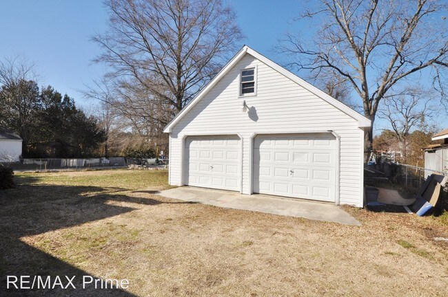 Building Photo - 736 LESNER Ave