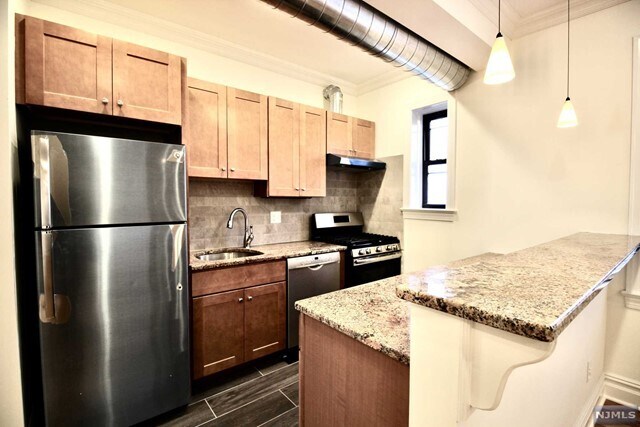Primary Photo - 855 Broad Ave