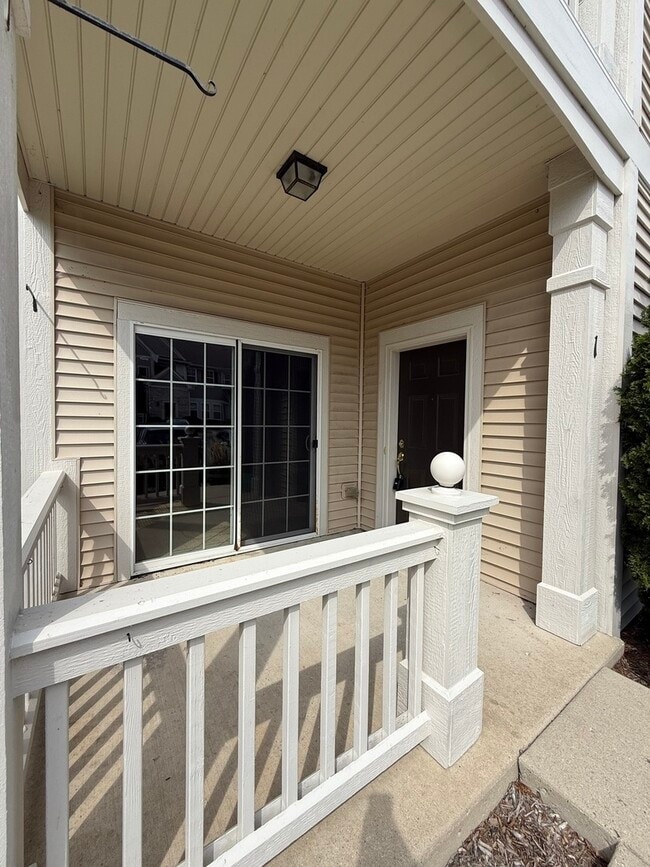 Building Photo - 2250 Aurora Dr