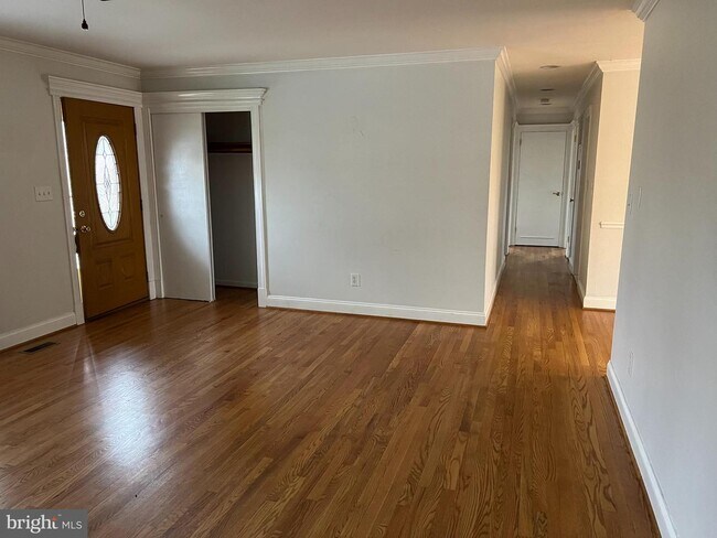 Building Photo - 810 Wisteria Dr