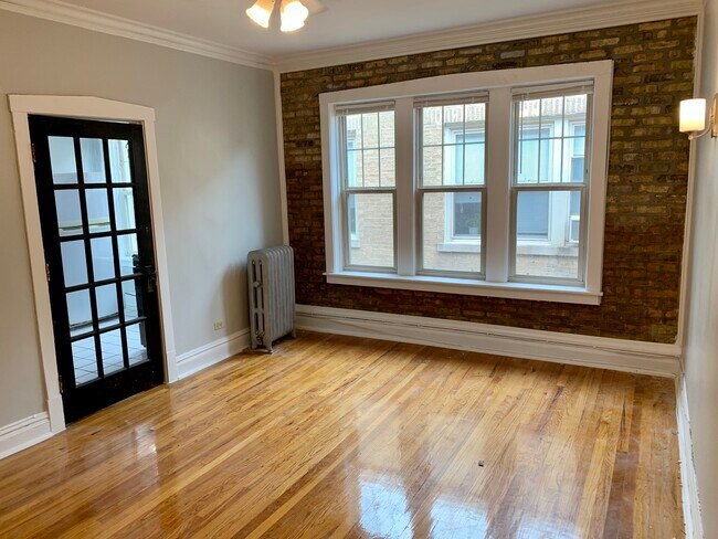 Foto del edificio - 215 Washington Blvd