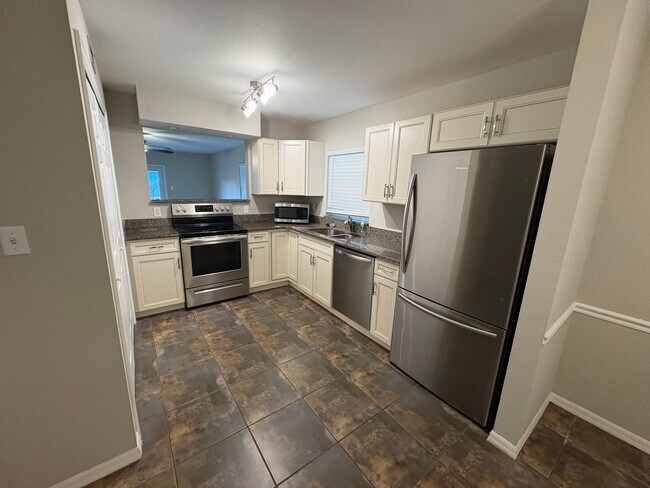 Foto del edificio - 1019 N Tremain St