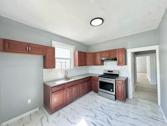 Building Photo - 47 Eckert Ave