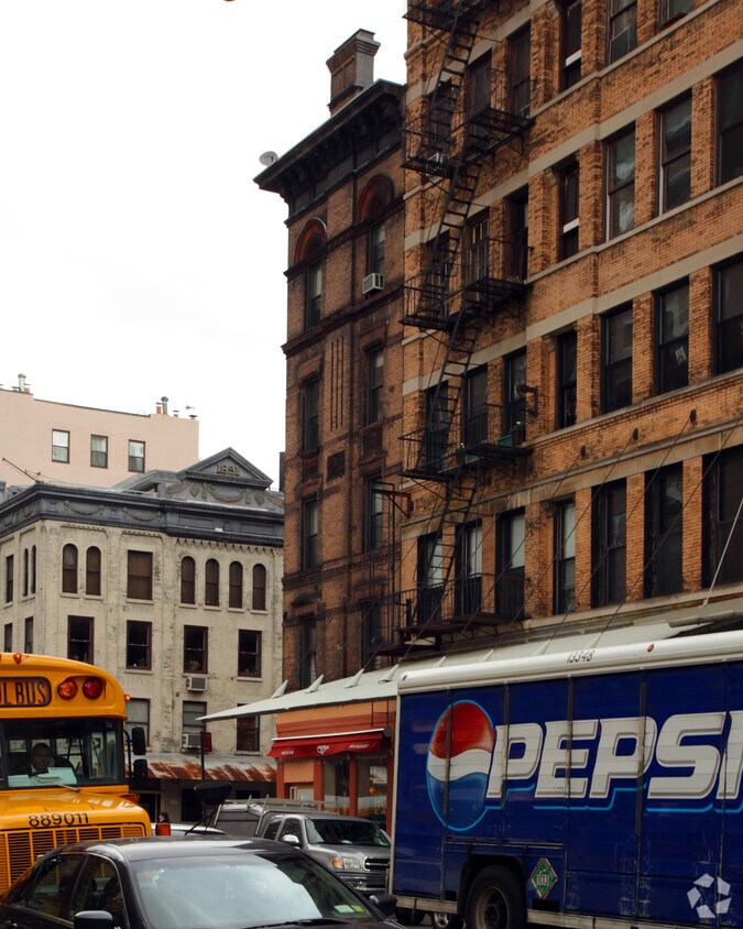 Foto del edificio - 353 Greenwich St