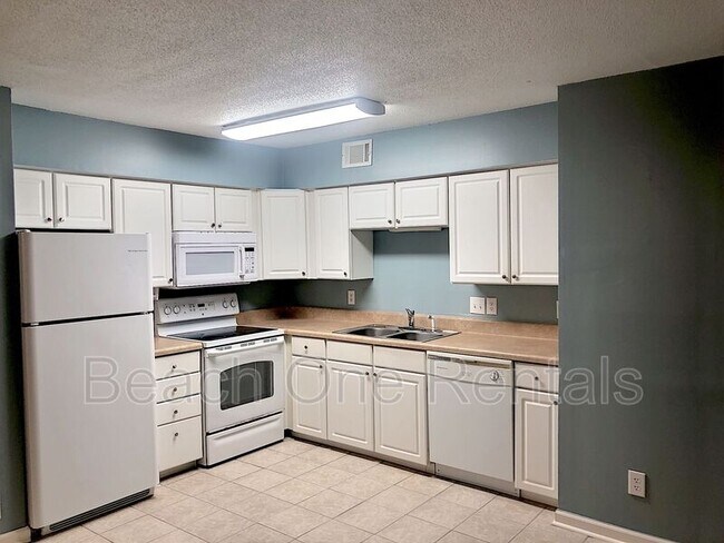Building Photo - 416 Cambridge Cir