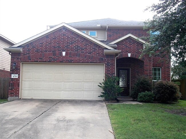 Foto del edificio - 6130 Carver Pines Dr