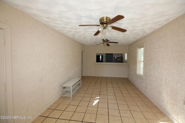 Building Photo - 937 Ethan Allen St