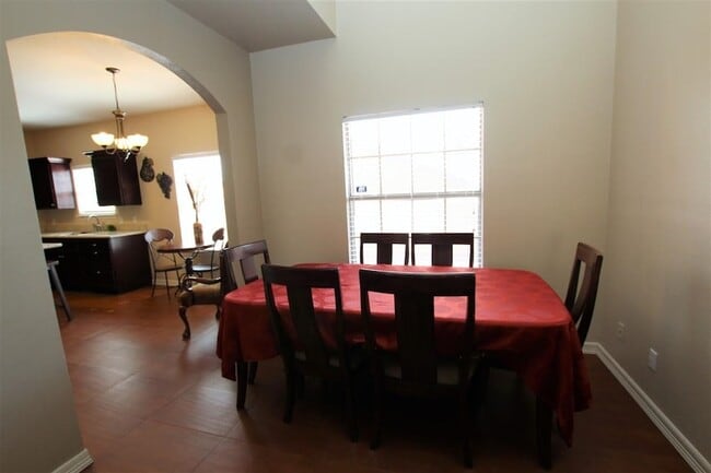 Building Photo - 510 Shiloh Dr