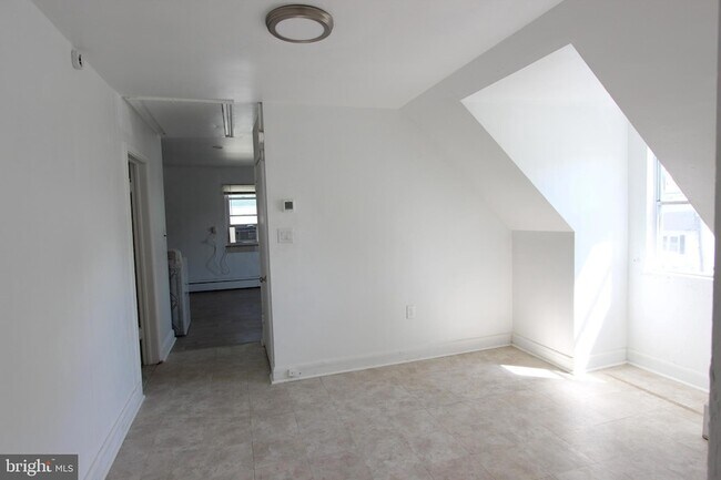 Foto del edificio - 104 Lincoln Ave SW
