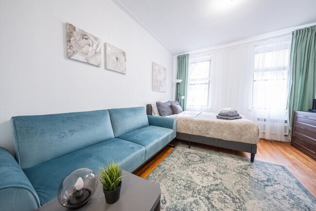 Foto del edificio - 328 E 74th St