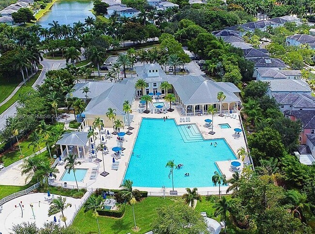 Foto del edificio - 2933 SE 2nd Dr