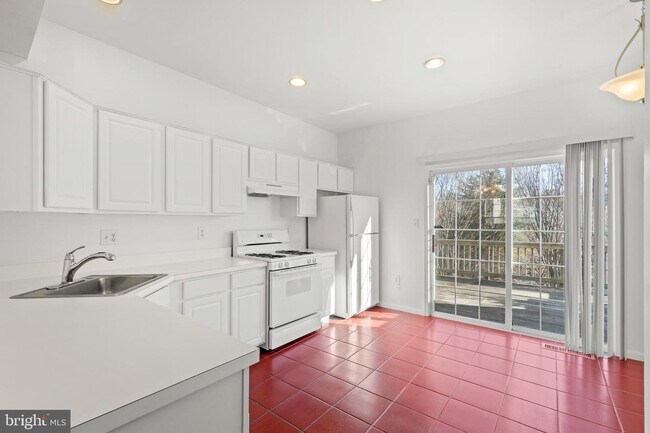 Building Photo - 12221 Densmore Ct