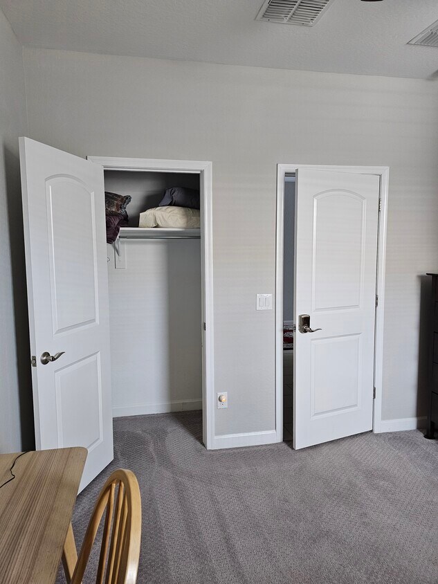 Foto principal - 30569 W Whitton Ave