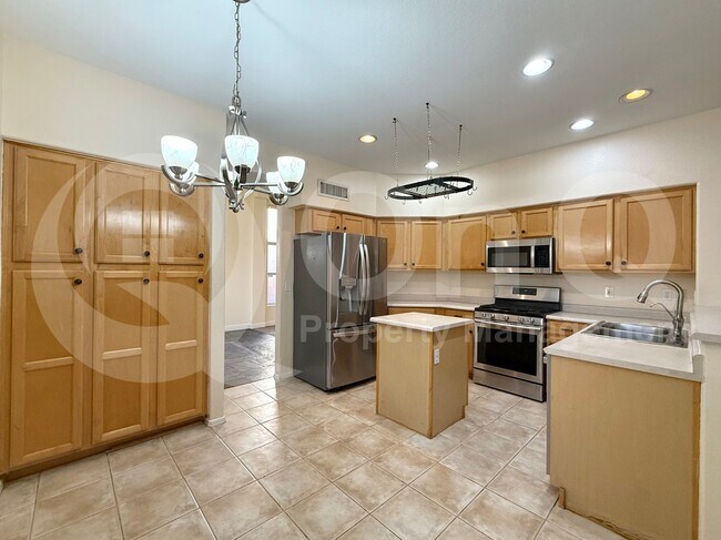 Foto del edificio - 1920 S Saddle St