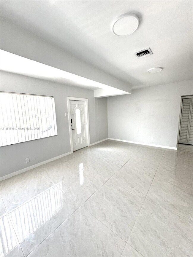 Foto del edificio - 2644 Hayes St
