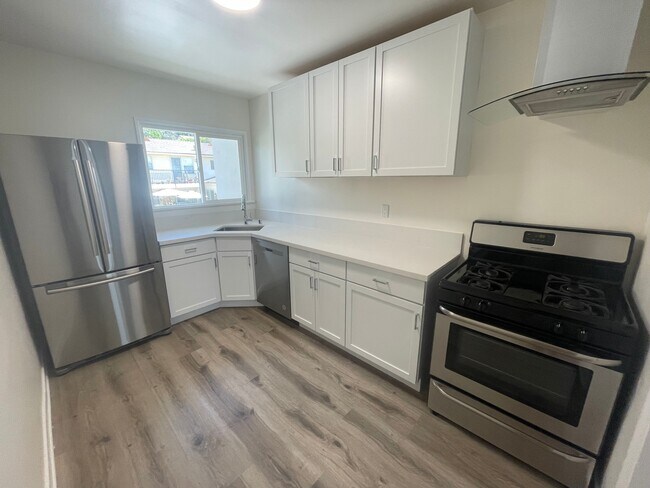 Foto del edificio - 1846 N Kingsley Dr