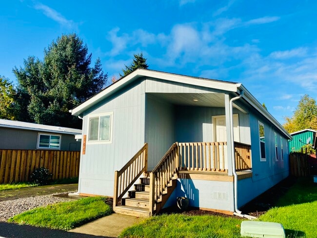 Building Photo - 165 Broadmore Ave NE