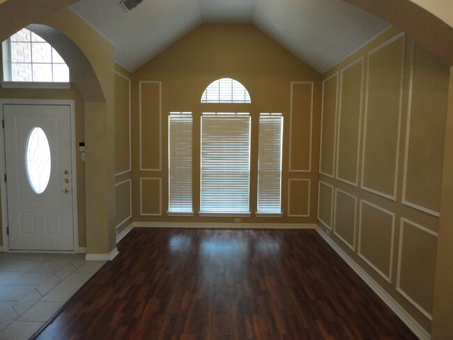 Building Photo - 1809 Newcastle Drive