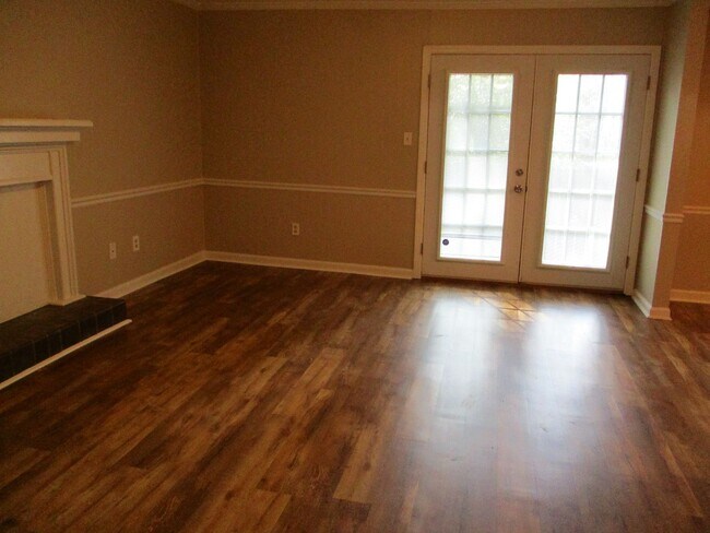Foto del edificio - Updated townhome in West Augusta