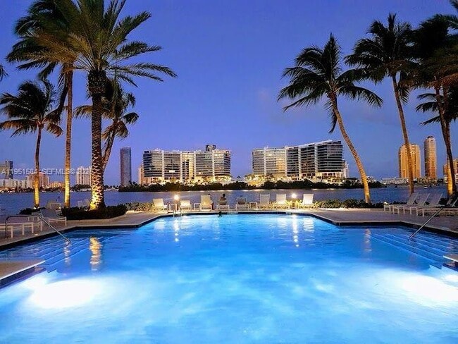 Foto del edificio - 3245 NE 184th St