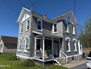 Building Photo - 569 Hudson Ave