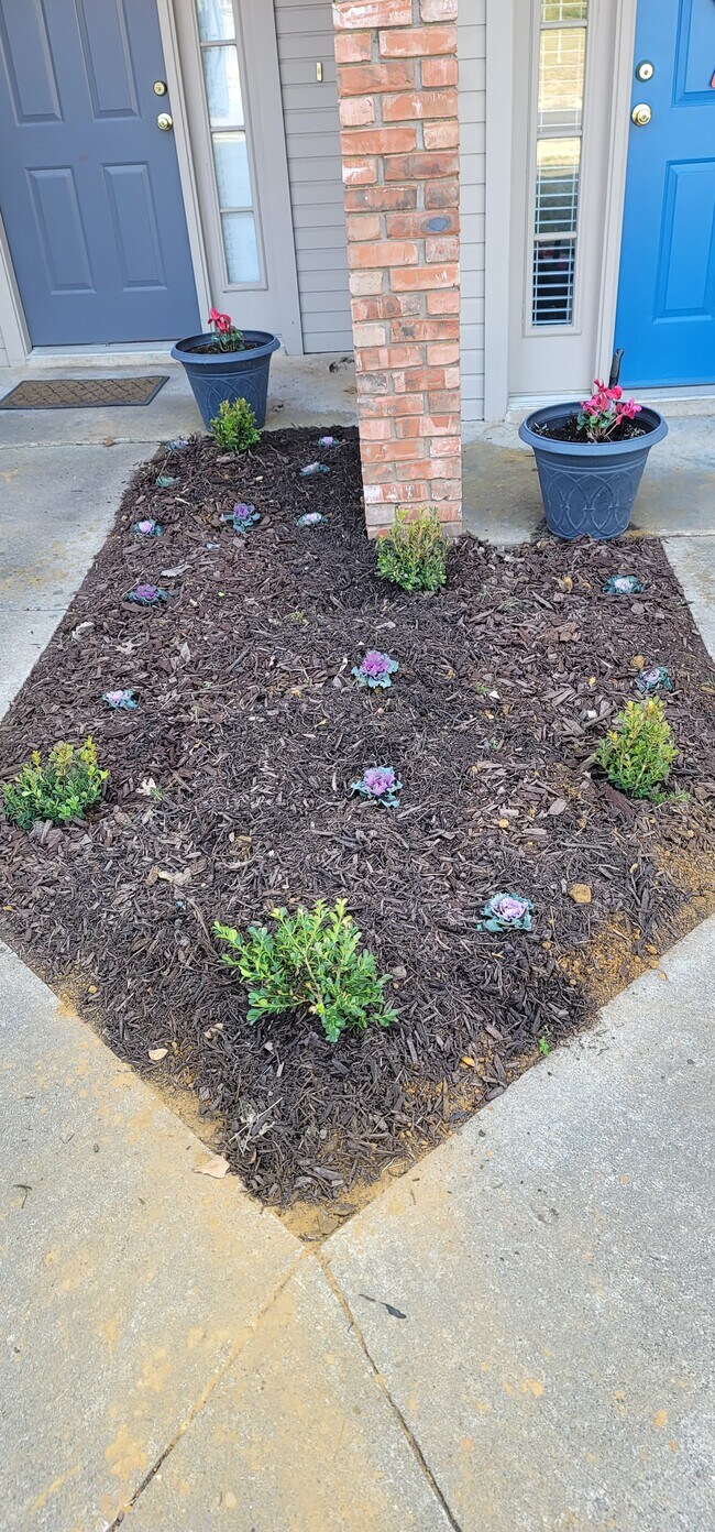 Landscaping provided by management - 1000 W Washington St