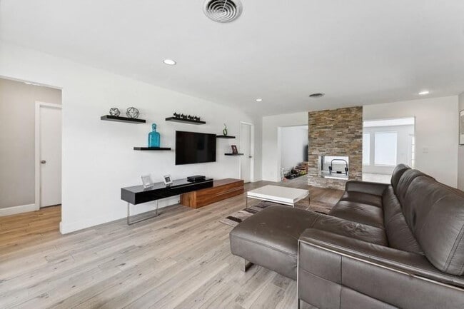 Foto del edificio - 13 Little Harbor Way