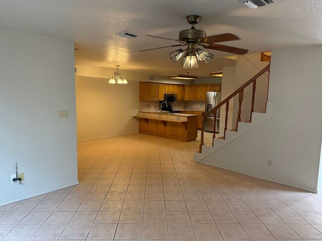 Foto del edificio - 737 Lago Vista Dr