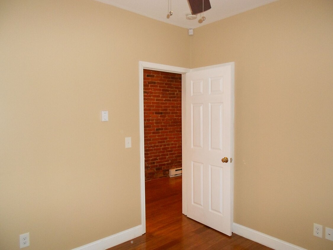 Photo - 98 Knight Street