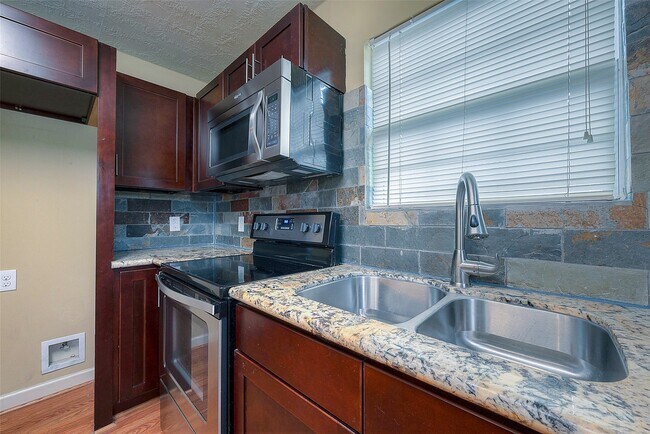 Foto del edificio - 3505 Mt Pleasant St